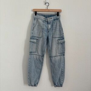 American Eagle Outfitters Light Wash cargo Jeans